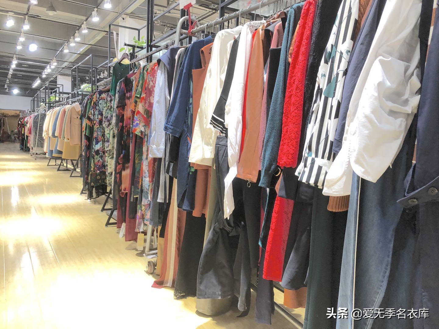 服裝店進貨渠道有哪些,自己開服裝店進貨技巧,服裝店進貨渠道