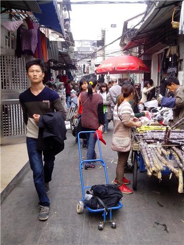 去廣東怎么找女裝貨源怎么找,女裝怎么找廠家拿貨技巧,去廣東怎么找女裝貨源