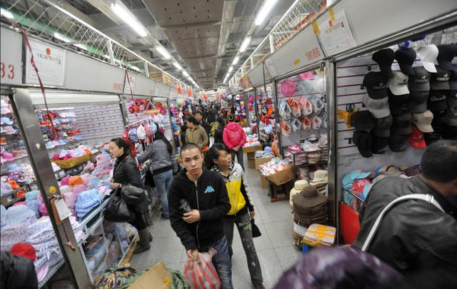 去廣東怎么找女裝貨源怎么找,女裝怎么找廠家拿貨技巧,去廣東怎么找女裝貨源