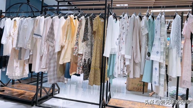 廠家直銷服裝批發代理,聊聊衣服貨源怎么找,廠家直銷服裝