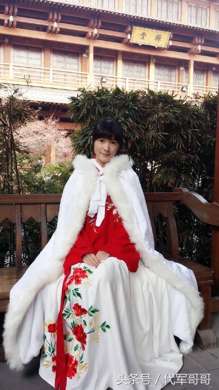 徐嬌漢服品牌叫什么,穿漢服活潑可愛的女明星,徐嬌漢服