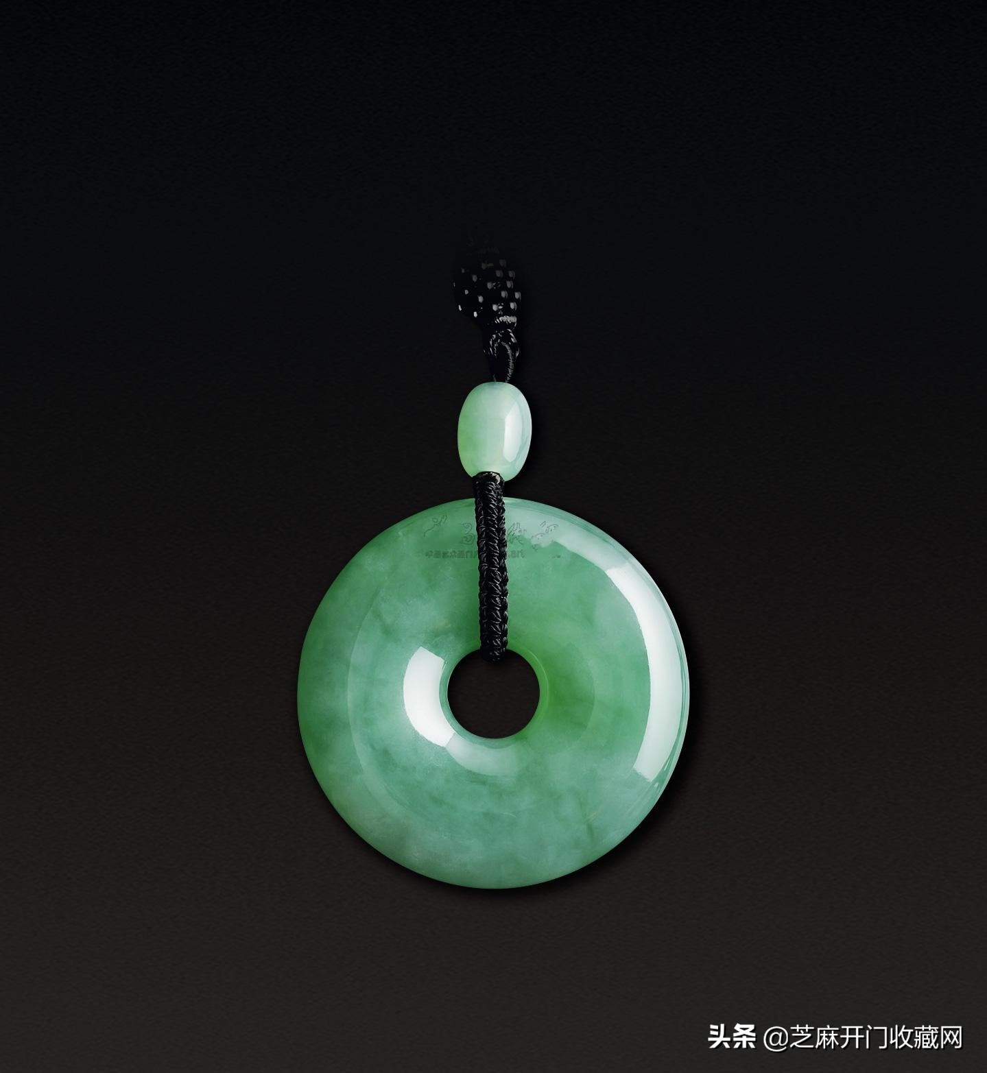 正品翡翠多少錢,教你簡(jiǎn)單翡翠真假鑒定方法,正品翡翠
