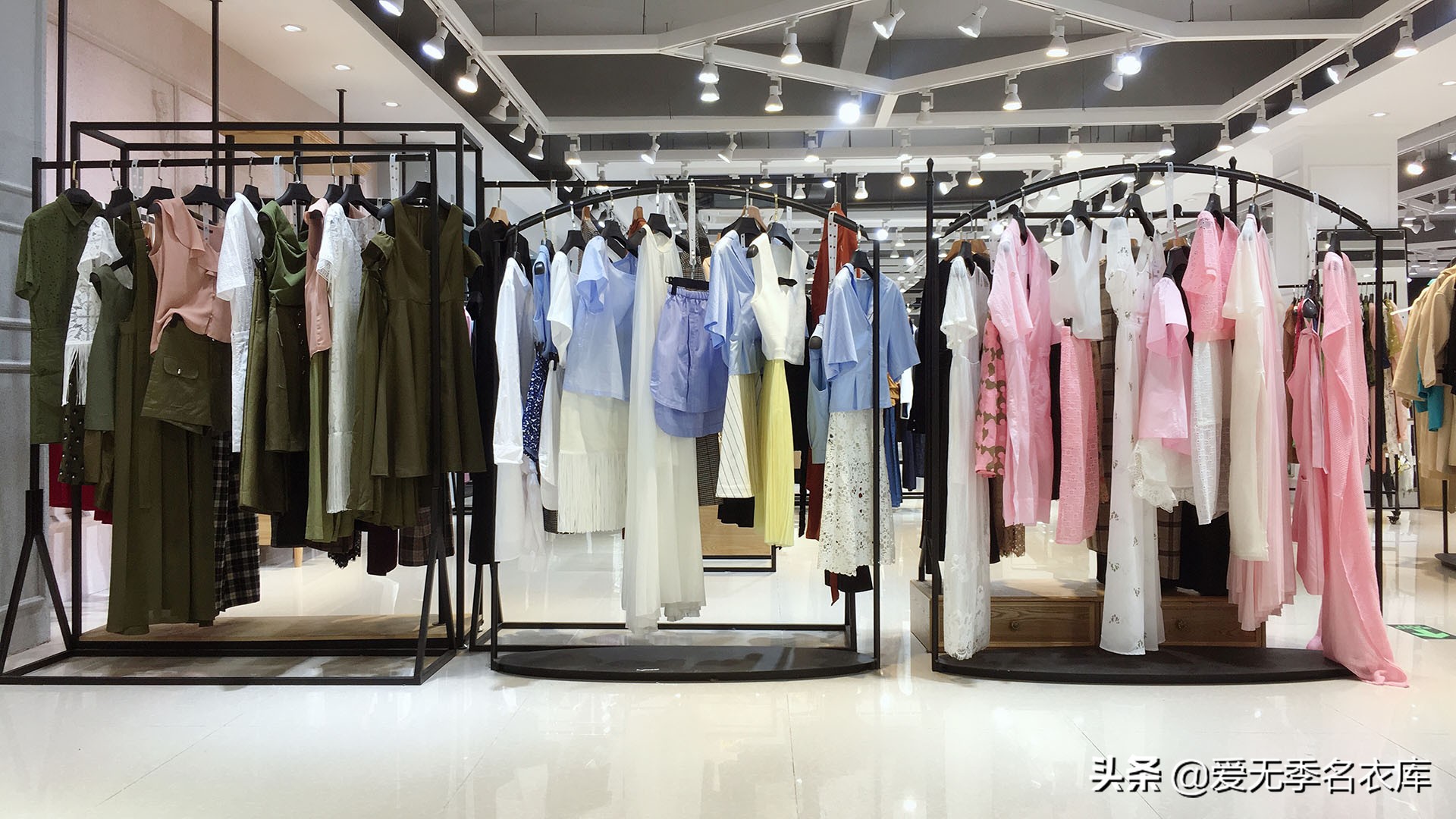 女裝廠家貨源哪里便宜,批發衣服一手貨源渠道,女裝廠家貨源