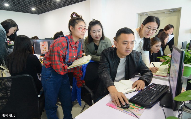 如何一個(gè)月之內(nèi)賺10萬(wàn),月入10萬(wàn)的賺錢(qián)類(lèi)型,一個(gè)月賺10萬(wàn)