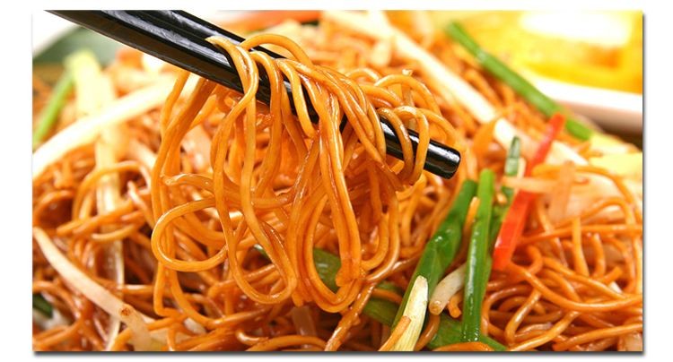 擺攤賣什么賺錢成本又低小吃,最賺錢的地?cái)傂〕酝扑],擺攤賣什么賺錢