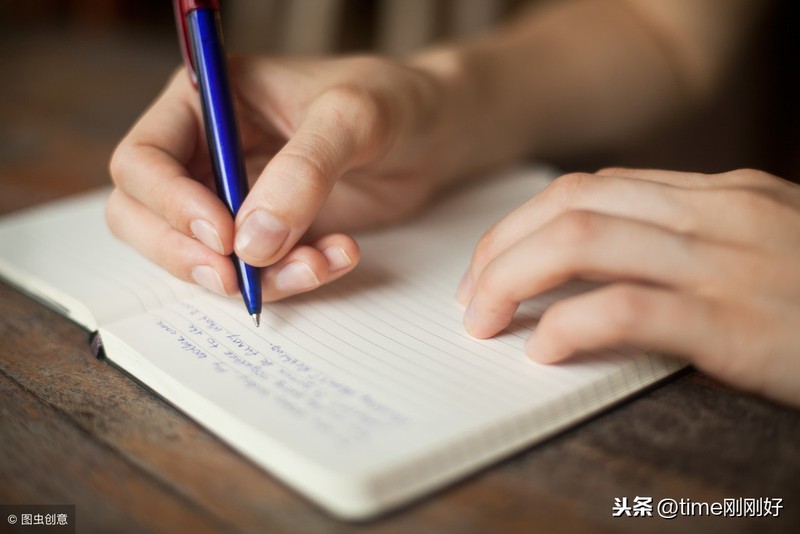 公務(wù)員可以寫網(wǎng)絡(luò)小說(shuō)賺錢嗎,揭秘其中盈利模式,公務(wù)員可以寫網(wǎng)絡(luò)小說(shuō)賺錢嗎