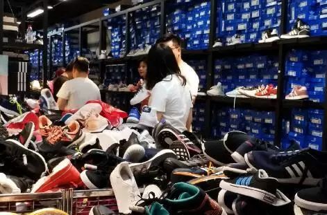 阿迪品牌折扣店是正品嗎,nike折扣店便宜的原因,阿迪折扣店是正品嗎