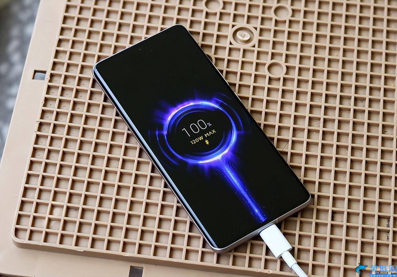 蘋果無線充電真的傷電池嗎,無線充電vs有線充電對(duì)比