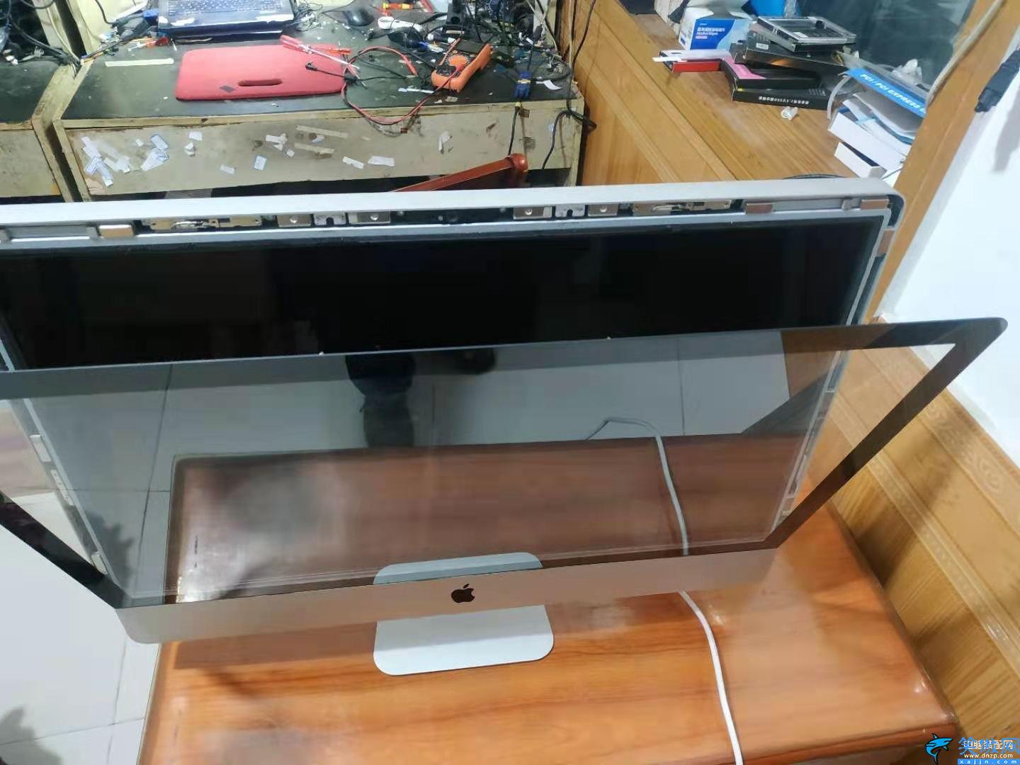 老款蘋果一體機(jī)拆機(jī)圖解,iPhone老式機(jī)的拆解教程