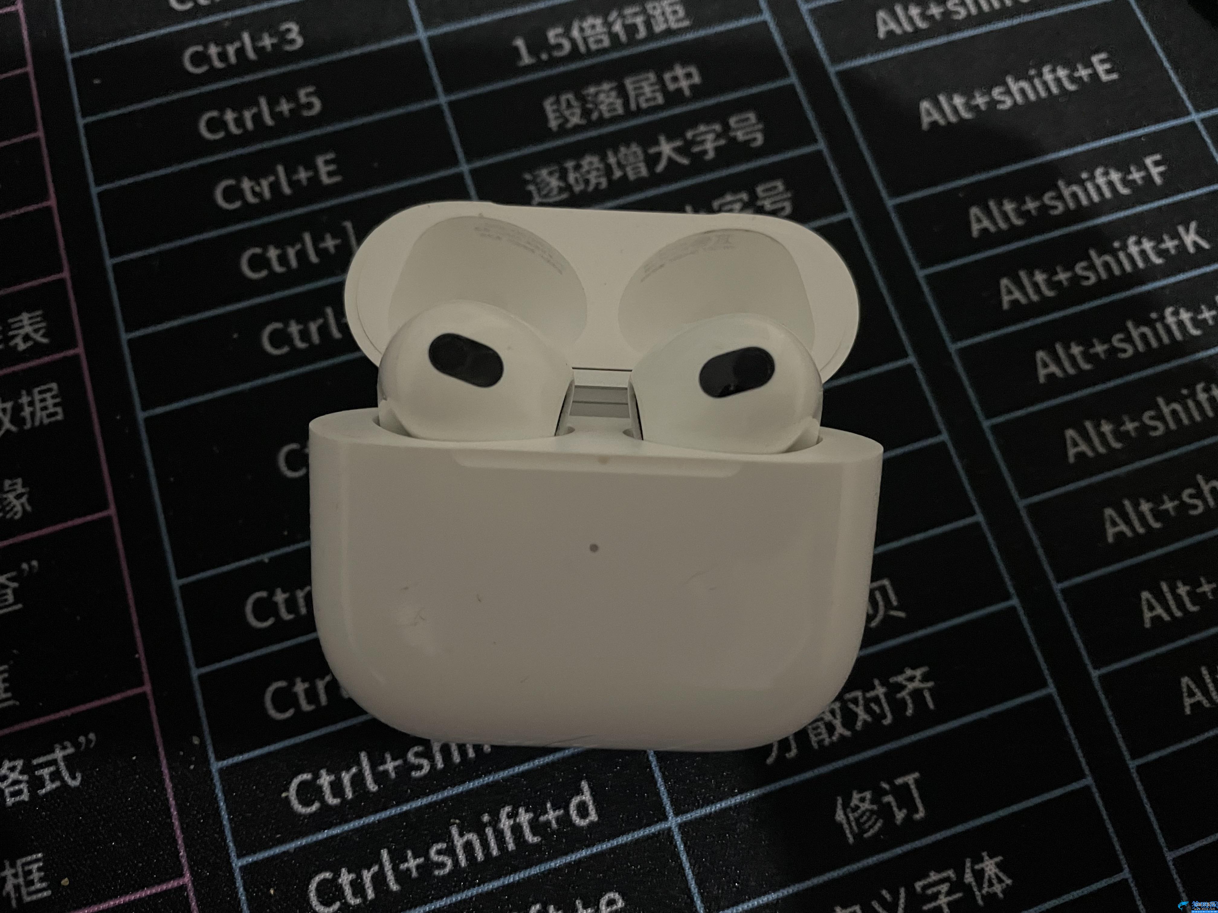 蘋果AirPods3怎么用,蘋果AirPods3使用技巧