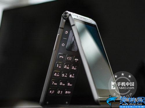 w2016三星手機最新報價,三星W2016雙屏幕更高端